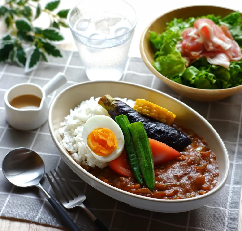 カレーとサラダ