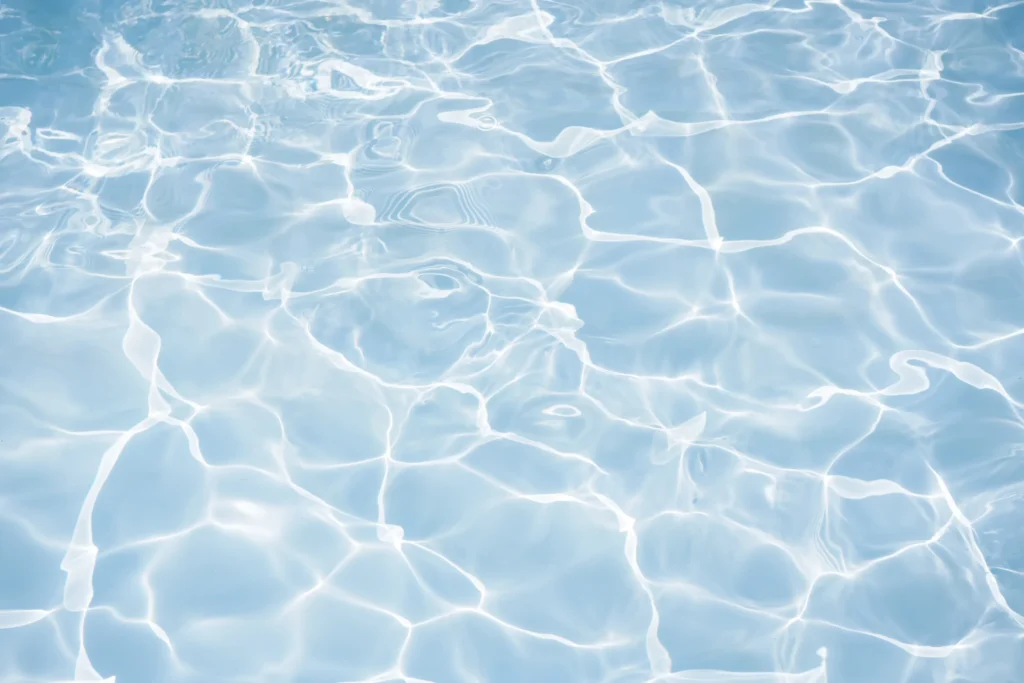 プールの水面