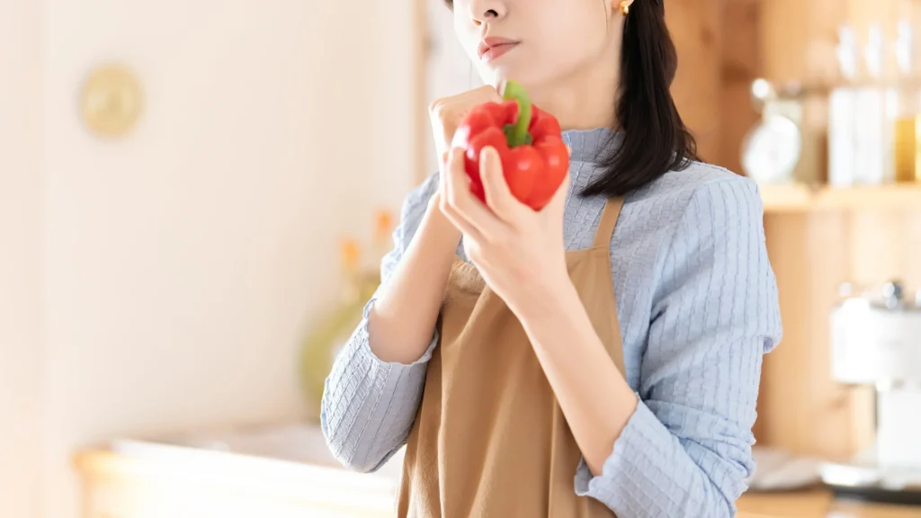 メニューを考える女性