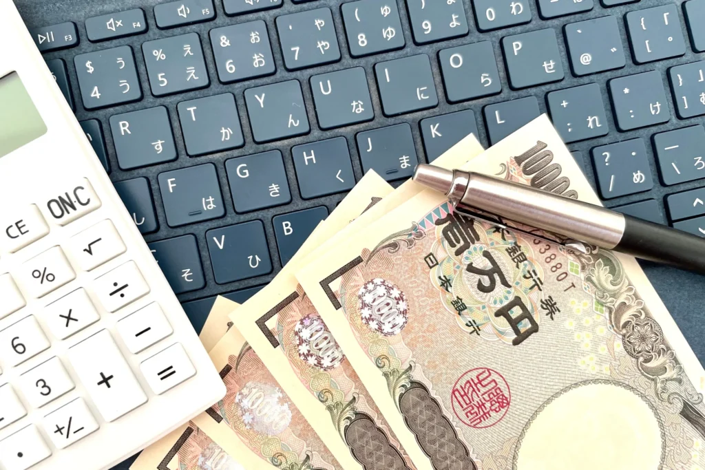 一万円札が置いてある