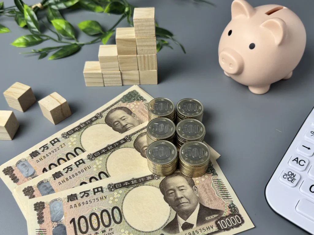 豚の貯金箱とお金